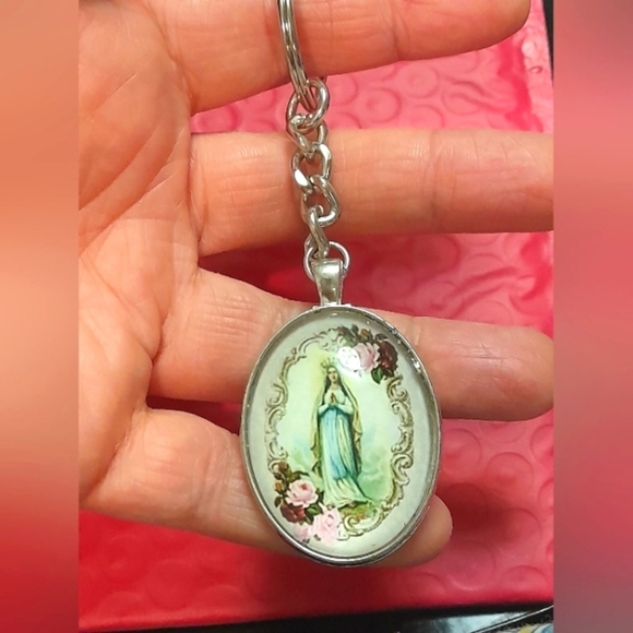 Accessories - Virgin MARY With  Roses  KEYCHAIN